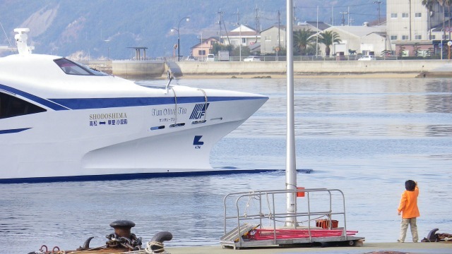 小豆島・草壁港2010④高速艇を見送る