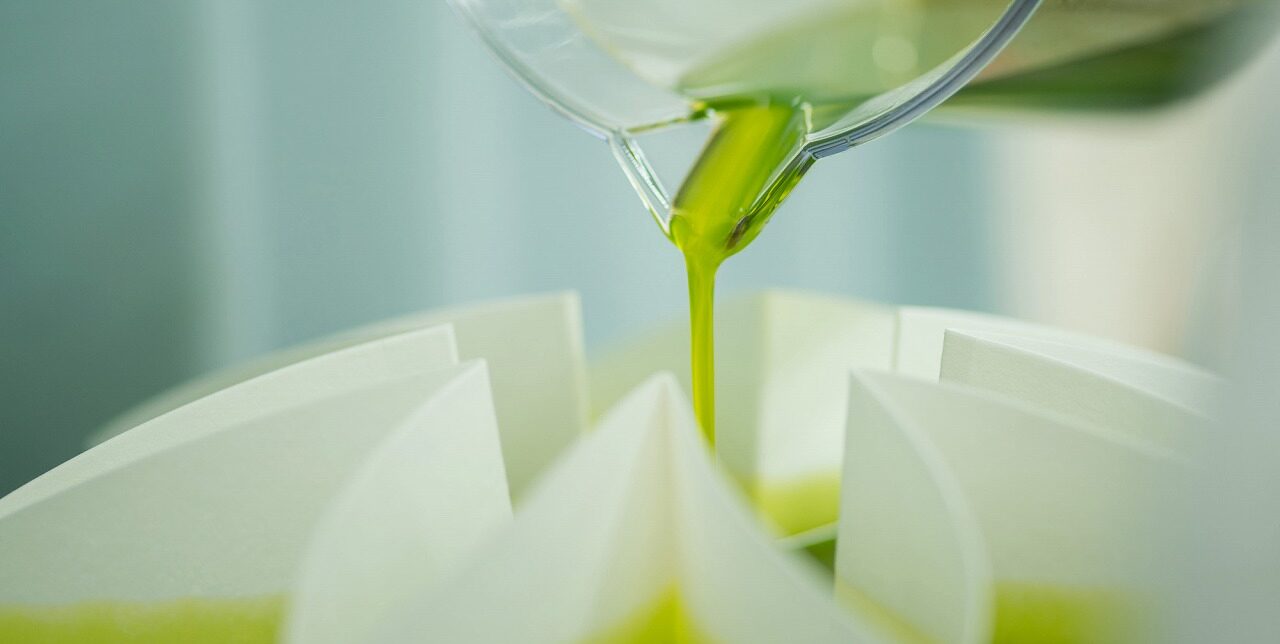 山田オリーブ園搾油濾過